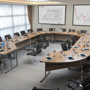 Stół konferencyjny zaokrąglony Twist D 28 522x414cm na 28 osób