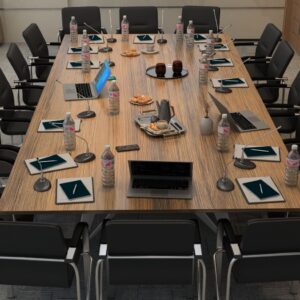 Stół konferencyjny 240x140cm Tulipan T16b na 16 osób