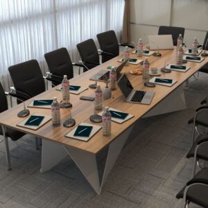 Stół konferencyjny 240x120cm Tulipan T14a na 14 osób