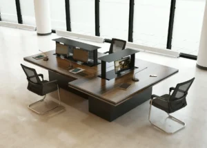 Feniks5 stół z wysuwanymi monitorami (2)