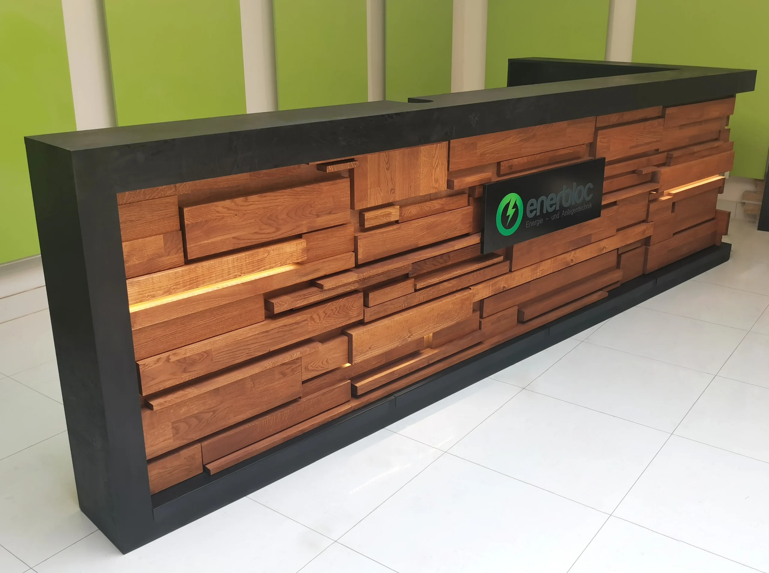 Recepcja20z20naturalnym2020drewnem20R920400x180cm20Art_R9006_2.webp